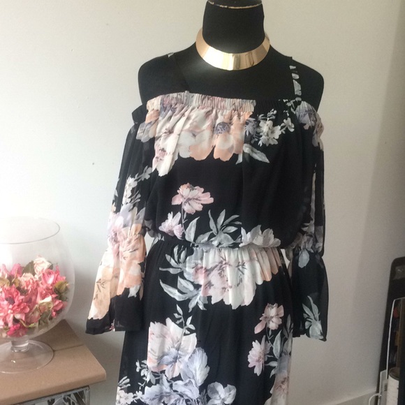 off the shoulder BEAUTIFUL!!sheer maxi dress - Picture 3 of 5